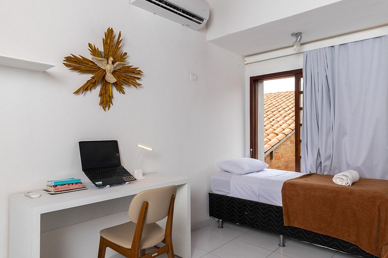Casa Ojuara 6 suítes. Conforto e leveza em Gravatá