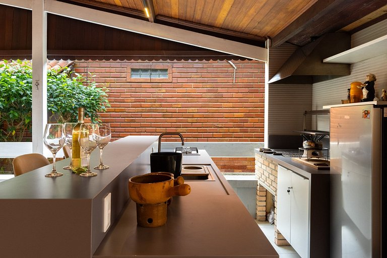 Casa 6 Suites p/ 20 - Sauna e Campo em Gravata