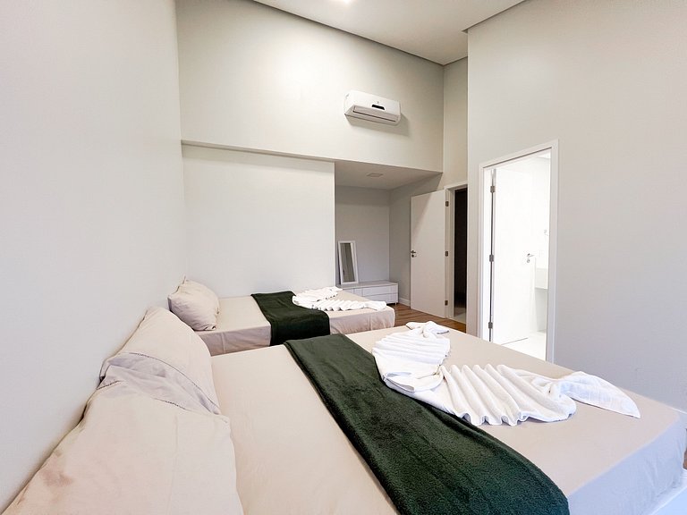 Luxo em Muro Alto - 6 suítes com piscina e jacuzzi