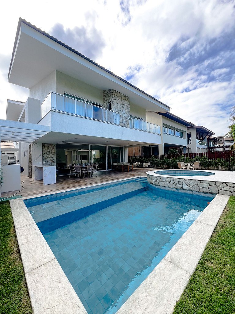 Luxo em Muro Alto - 6 suítes com piscina e jacuzzi