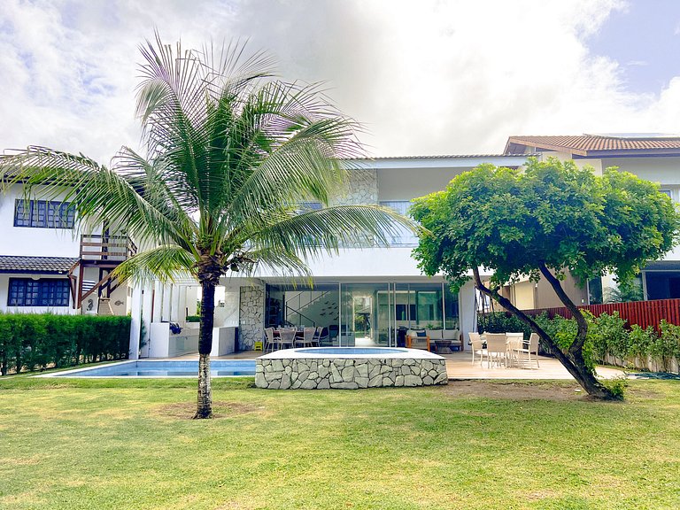 Luxo em Muro Alto - 6 suítes com piscina e jacuzzi