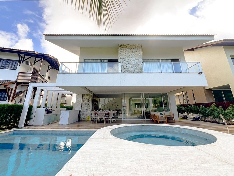 Luxo em Muro Alto - 6 suítes com piscina e jacuzzi