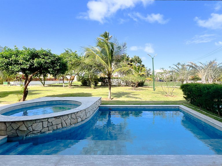 Luxo em Muro Alto - 6 suítes com piscina e jacuzzi