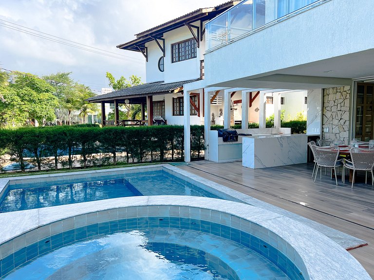 Luxo em Muro Alto - 6 suítes com piscina e jacuzzi
