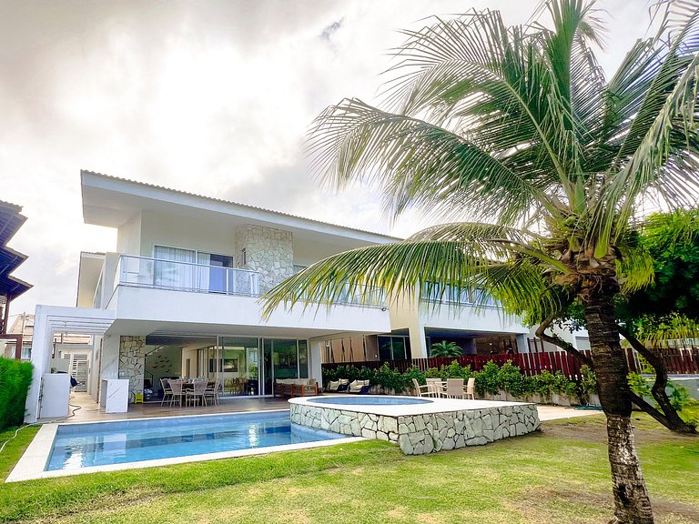 Luxo em Muro Alto - 6 suítes com piscina e jacuzzi