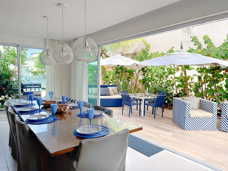 Casa de Luxo Piscina Privativa Pé na Areia Muro Alto